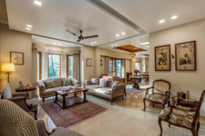 ELIVAAS Wisteria luxe 4BHK Entire Home in Kasauli